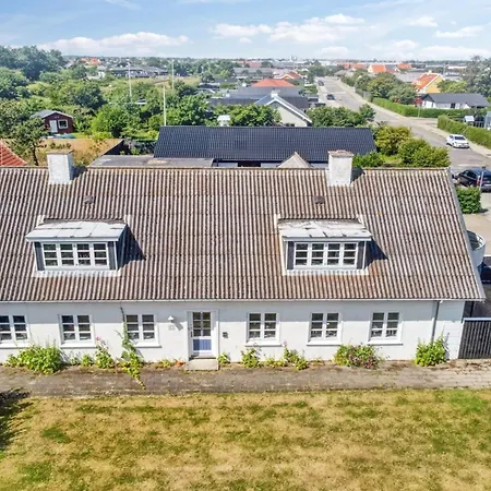 Anais - 1-6km From The Sea By Interhome